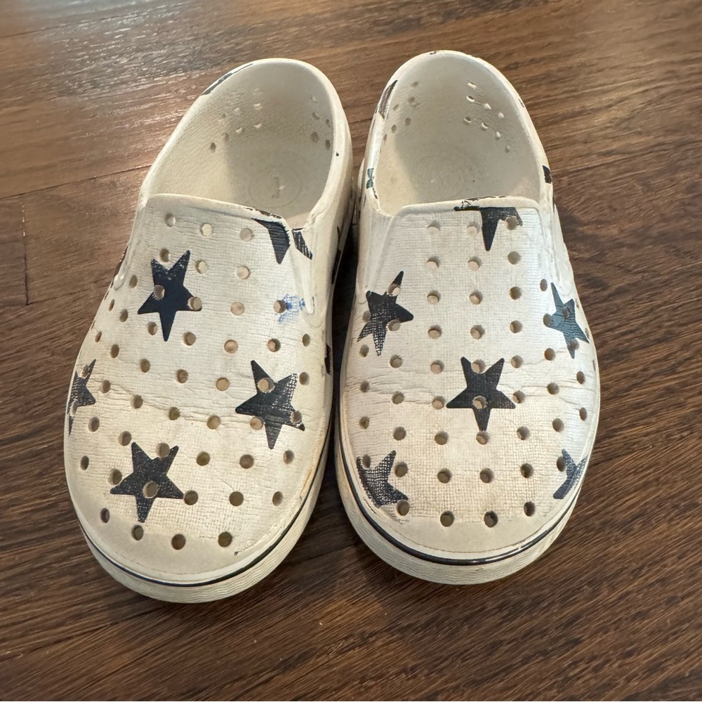 Native kids shoes stars design